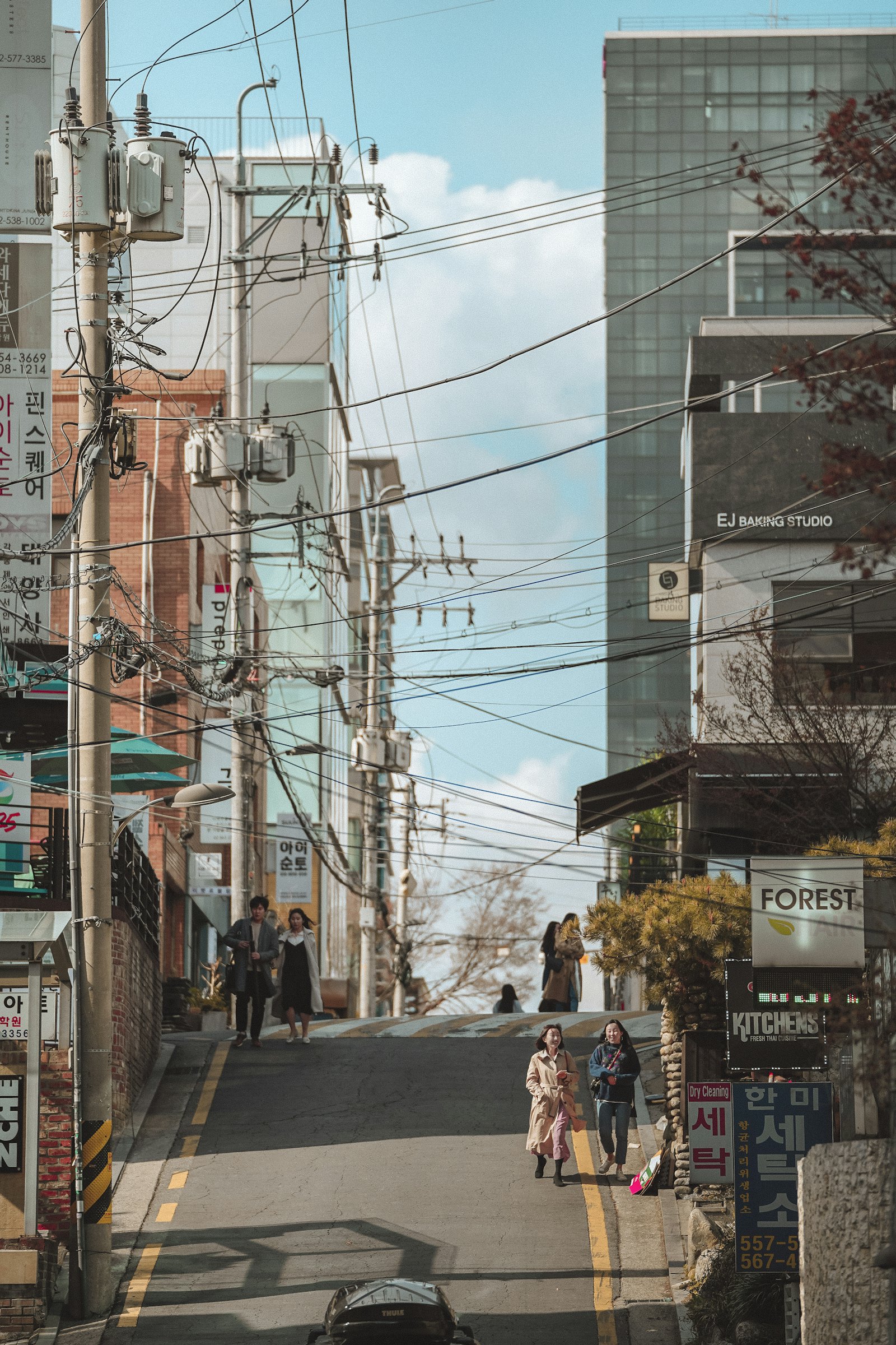 A Seoul street in daylight